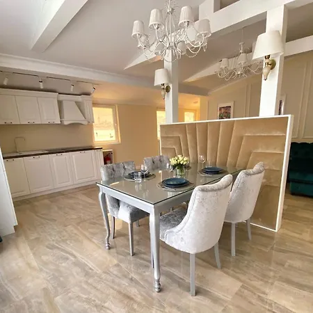 Ξενοδοχείο με διαμερίσματα Venetian 4*