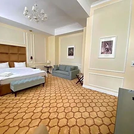 Venetian 4* בוקרשט